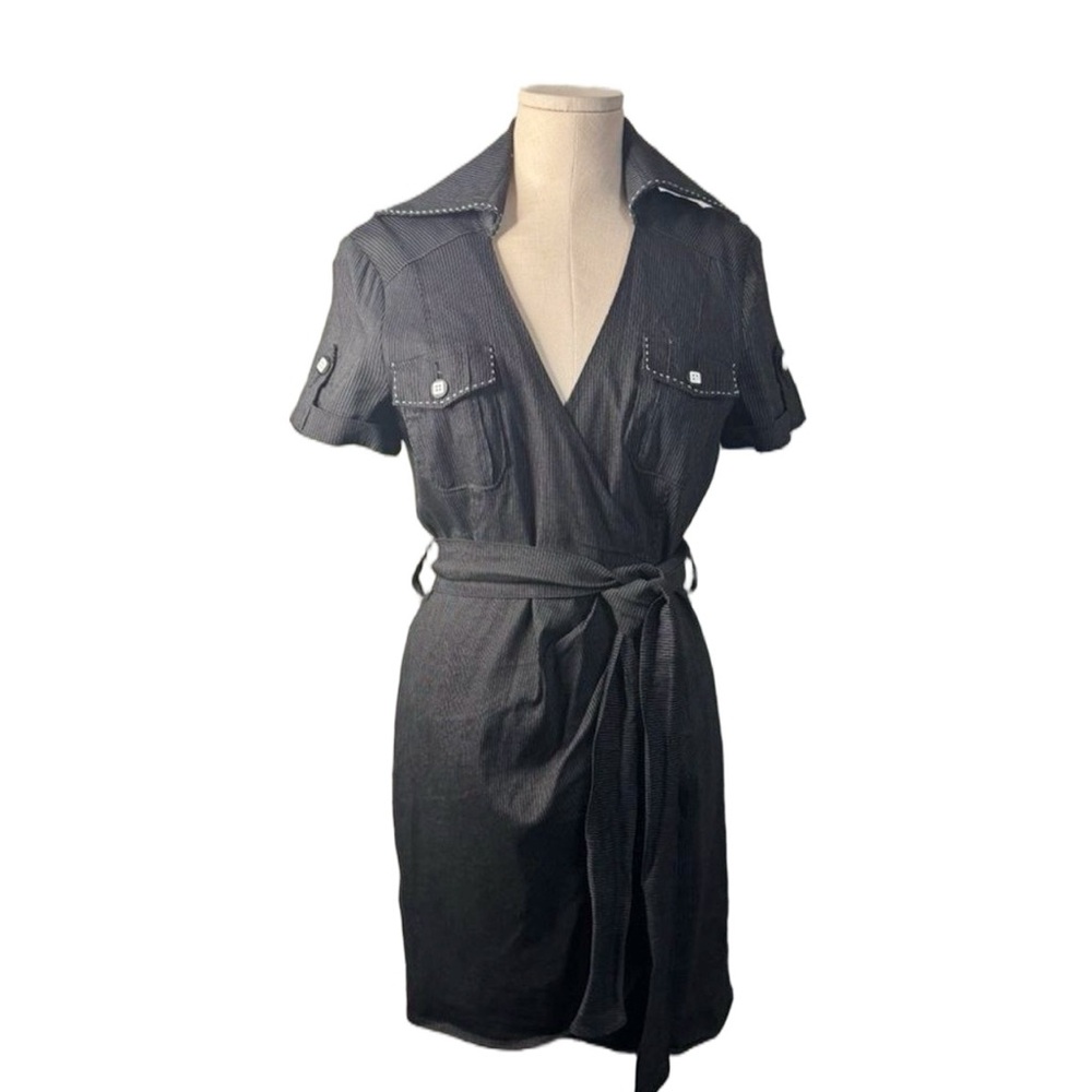 Bebe Pinstripe Wrap Dress. Size Medium. Great Y2K Condition Classic Polished
